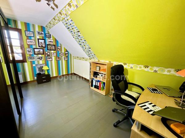 Maison à vendre à Glos (14100), 130 m², 4 chambres, jardin paysager et grand sous-sol, proche Lisieux