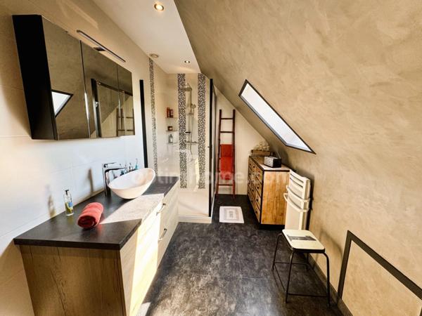 Maison à vendre à Glos (14100), 130 m², 4 chambres, jardin paysager et grand sous-sol, proche Lisieux