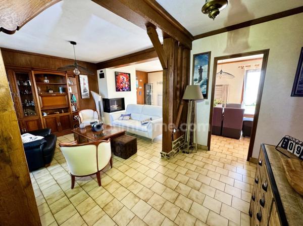 Maison à vendre à Glos (14100), 130 m², 4 chambres, jardin paysager et grand sous-sol, proche Lisieux