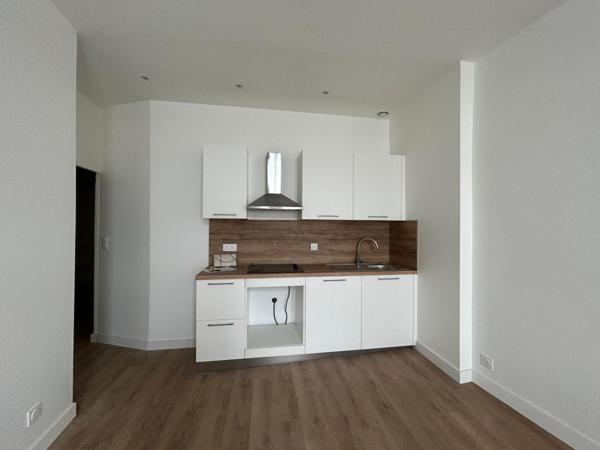 Appartement Rénové * 2 Pièces * 35 M² * 44000 Nantes * 580 * 40 * 620,  
Nantes 44000