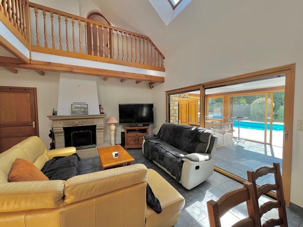 A vendre ensemble immobilier habitation et batiment professionnel a Sarzeau