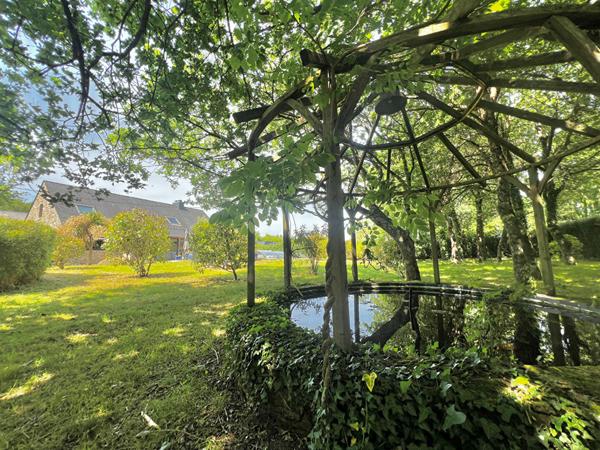 A vendre ensemble immobilier habitation et batiment professionnel a Sarzeau