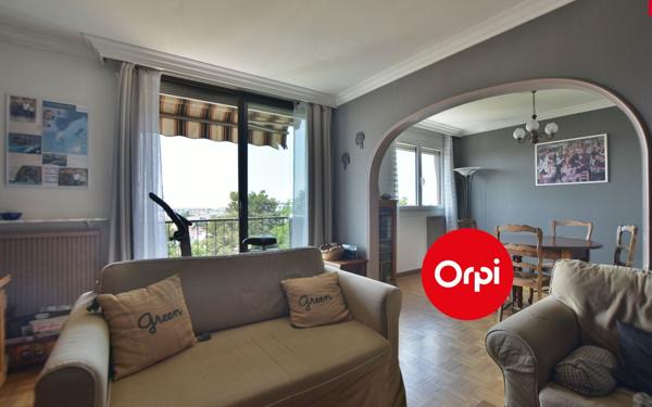 Appartement à vendre    5 pièces • 90,04 m2 Saint-Priest