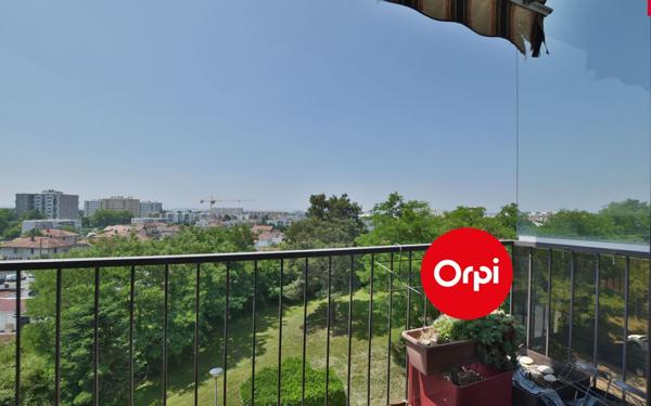 Appartement à vendre    5 pièces • 90,04 m2 Saint-Priest