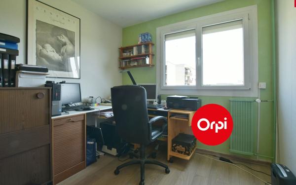 Appartement à vendre    5 pièces • 90,04 m2 Saint-Priest