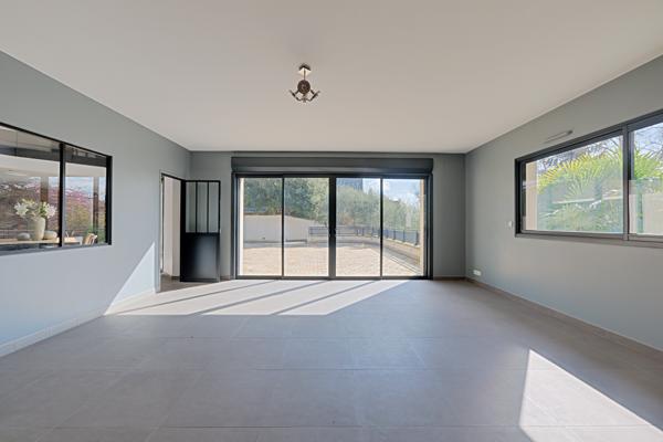 Maison
         9 pièces
        - 433 m² 1 750 000 € *