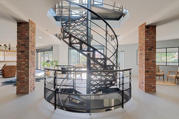 Maison
         9 pièces
        - 433 m² 1 750 000 € *