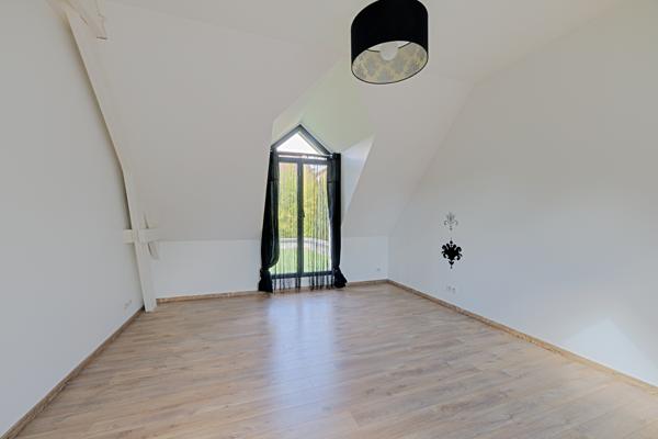 Maison
         9 pièces
        - 433 m² 1 750 000 € *