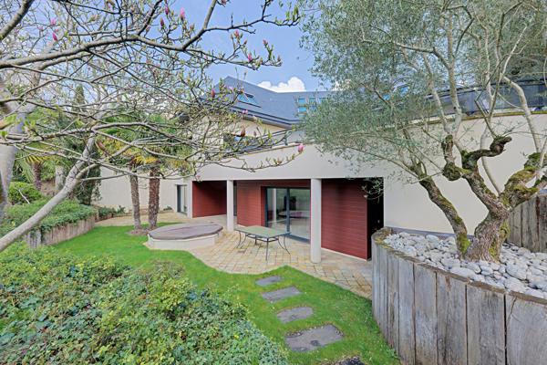 Maison
         9 pièces
        - 433 m² 1 750 000 € *