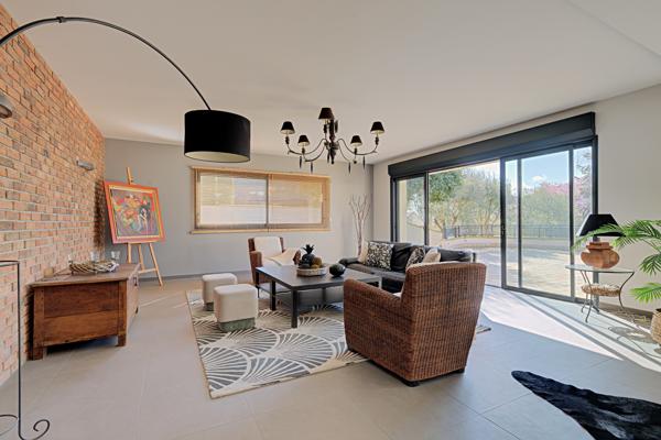 Maison
         9 pièces
        - 433 m² 1 750 000 € *