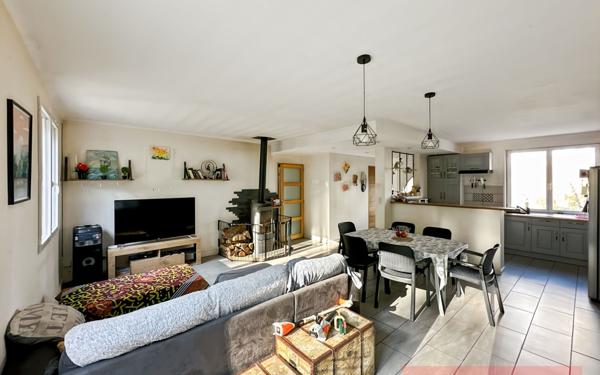 Maison à vendre    5 pièces •  Le Verdier