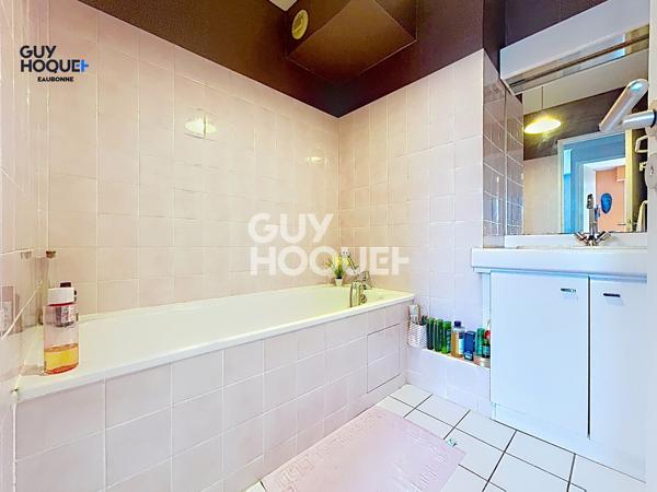 Appartement DERNIER ETAGE 105.5 m² - 3 chambres en parfait état !!