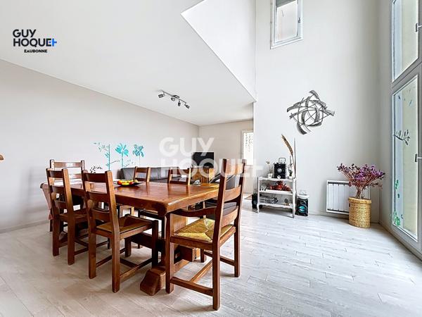 Appartement DERNIER ETAGE 105.5 m² - 3 chambres en parfait état !!