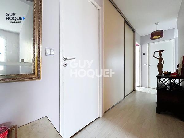 Appartement DERNIER ETAGE 105.5 m² - 3 chambres en parfait état !!