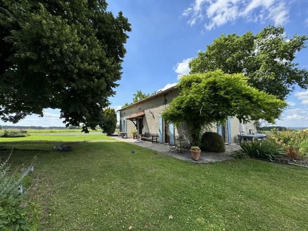 Maison en pierre 160 m² – Terrain et piscine – sans voisins