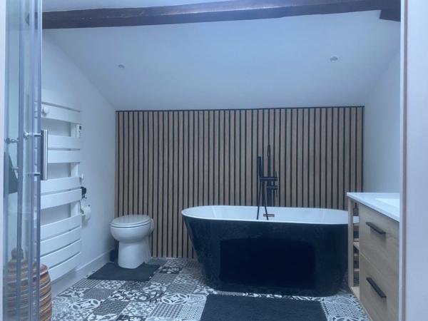 Maison en pierre 160 m² – Terrain et piscine – sans voisins