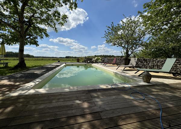 Maison en pierre 160 m² – Terrain et piscine – sans voisins