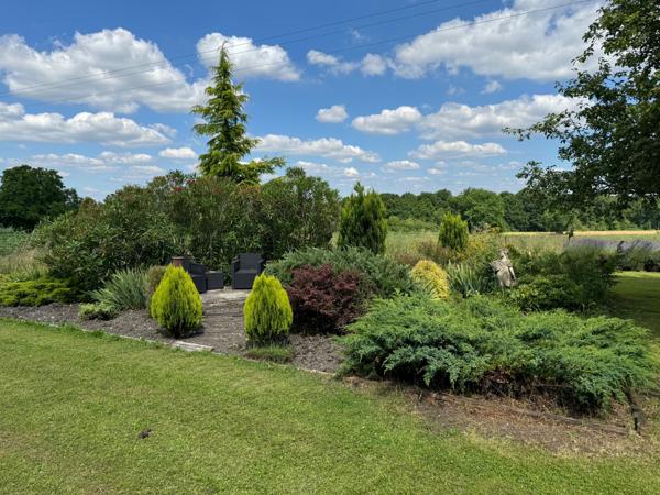 Maison en pierre 160 m² – Terrain et piscine – sans voisins