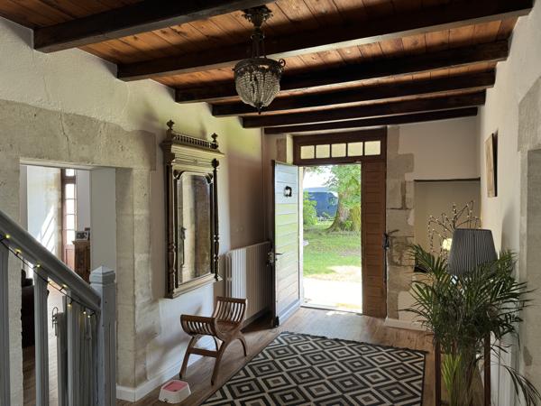 Maison en pierre 160 m² – Terrain et piscine – sans voisins