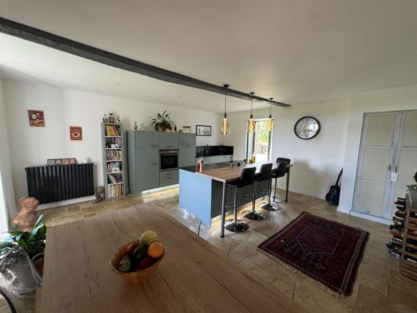 Maison en pierre 160 m² – Terrain et piscine – sans voisins