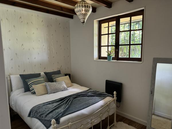 Maison en pierre 160 m² – Terrain et piscine – sans voisins