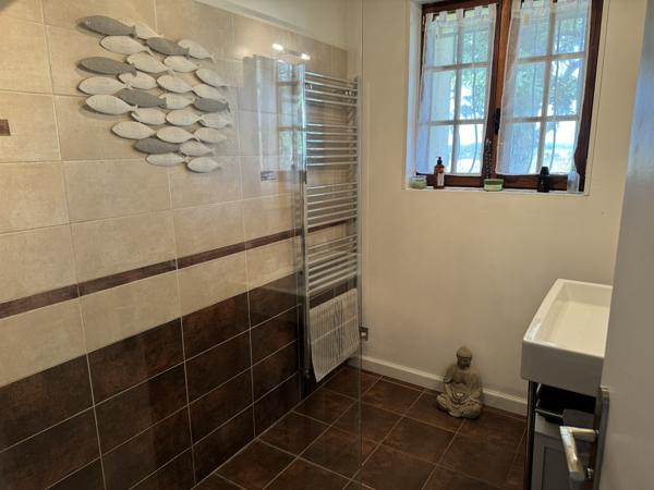 Maison en pierre 160 m² – Terrain et piscine – sans voisins