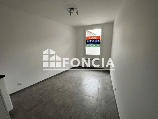 Location Studio 14.14 m² - 54 AVENUE MARC URTIN Bourg Les Valence 26500