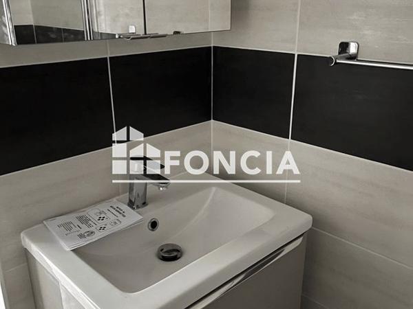 Location Studio 14.14 m² - 54 AVENUE MARC URTIN Bourg Les Valence 26500