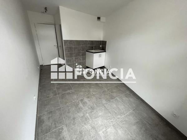 Location Studio 14.14 m² - 54 AVENUE MARC URTIN Bourg Les Valence 26500