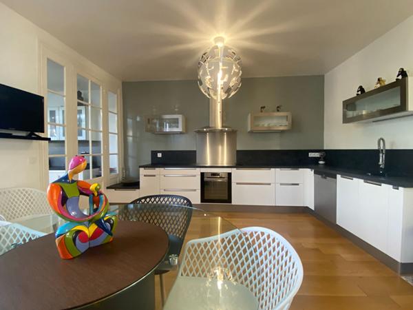 MAISON ROYAN CENTRE 5 pièce(s) 112 m2 Royan