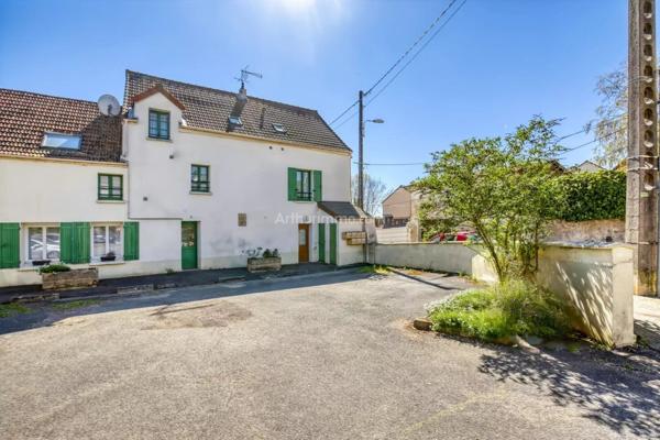 Vente                                                      Appartement
                        
                     4 pièces                      74 m2                     à Dampmart