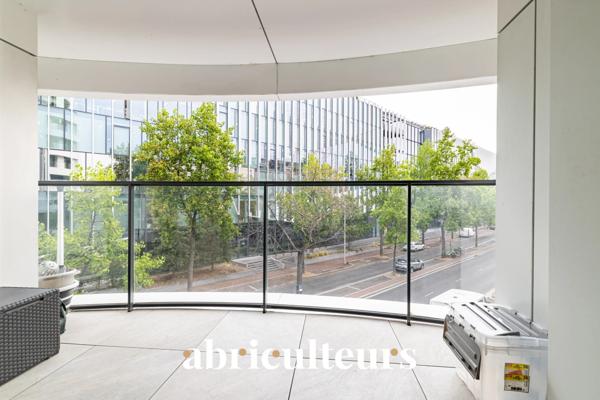 Appartement familial 5 pièces / 4 chambres de 134 m² avec balcon-loggia à Issy-les-Moulineaux
