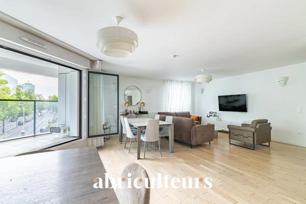 Appartement familial 5 pièces / 4 chambres de 134 m² avec balcon-loggia à Issy-les-Moulineaux