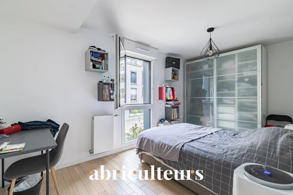 Appartement familial 5 pièces / 4 chambres de 134 m² avec balcon-loggia à Issy-les-Moulineaux