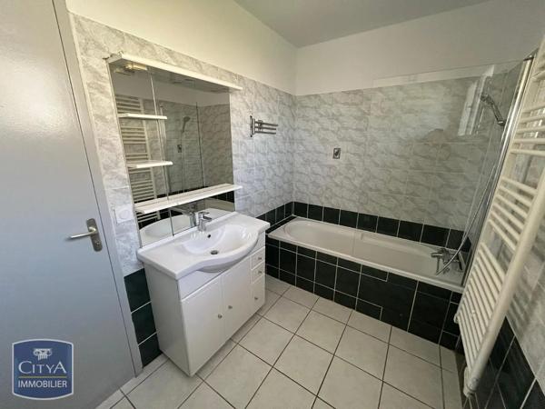 Maison à louer 5 pièces 83.79m² Saint-Berthevin (53940)