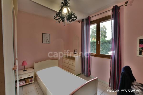 DECINES CHARPIEU maison 5 chambres 153m2, 1 grand sous-sol, terrain clos