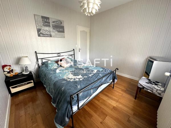 Maison 4 chambres, 2 SDB, jardin clos, garage