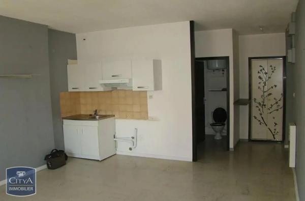 Appartement à louer 1 pièce 30.32m² Vitrolles (13127)