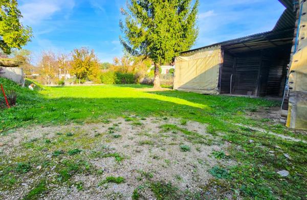 Terrain constructible au calme dans une impasse