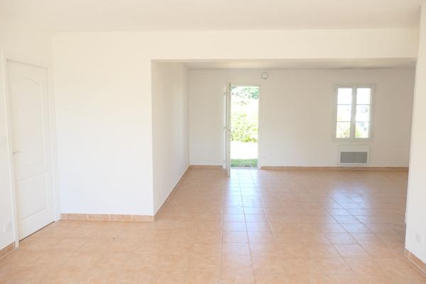 Maison de 95 m² de plain-pied à Sillé-Le-Guillaume - 3 chambres