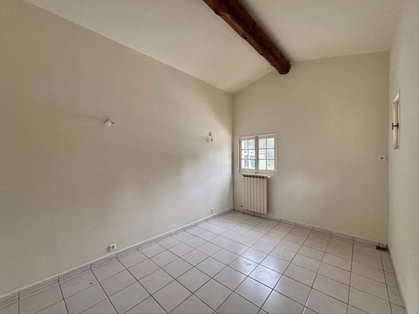SAINT REMY DE PROVENCE - MAISON PLAIN PIED - JARDIN
