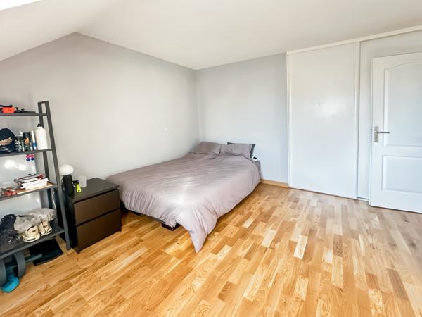 Maison familiale avec un grand garage Verrières-le-Buisson, DPE D, 4 chambres, PARFAIT ÉTAT, proche écoles. 