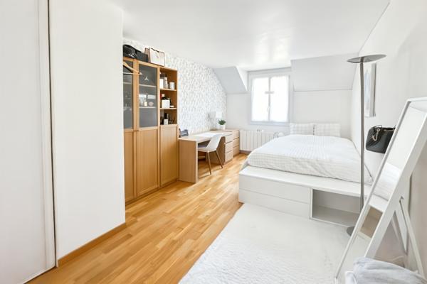 Maison familiale avec un grand garage Verrières-le-Buisson, DPE D, 4 chambres, PARFAIT ÉTAT, proche écoles. 