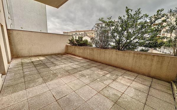 Appartement à vendre    3 pièces • 72 m2 Avignon