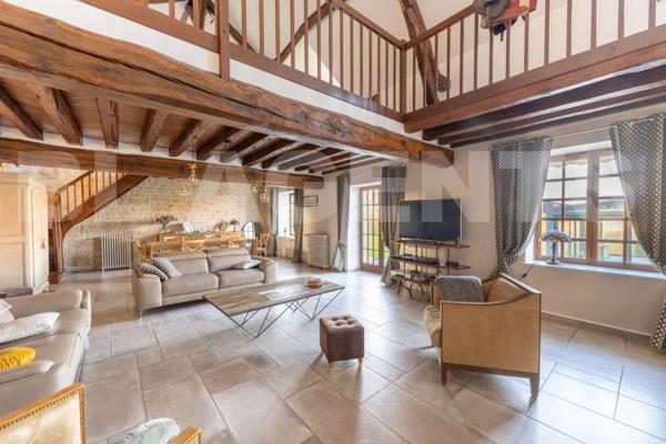 Magnifique Corps de Ferme, entièrement rénové !