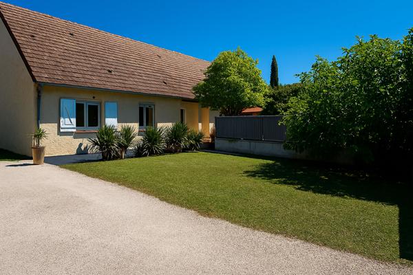 A vendre: maison spacieuse de plain pied, 4 chambres, jardin, 1ère couronne de Chalon sur Saône