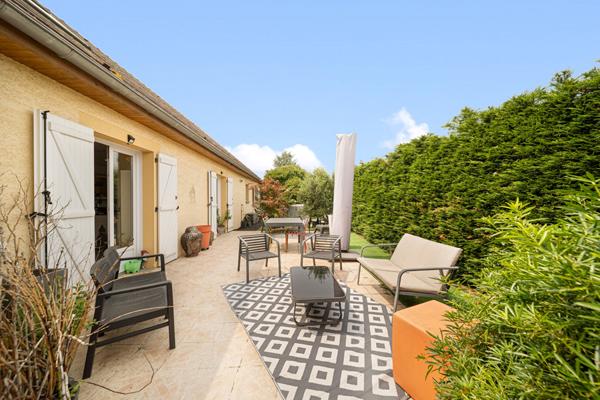 A vendre: maison spacieuse de plain pied, 4 chambres, jardin, 1ère couronne de Chalon sur Saône