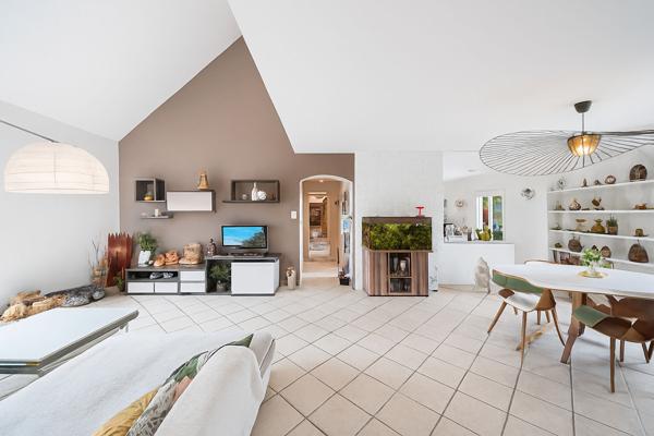 A vendre: maison spacieuse de plain pied, 4 chambres, jardin, 1ère couronne de Chalon sur Saône