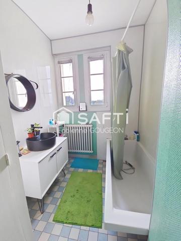 Maison sur sous sol de 108 m² env sur 6981 m² de terrain clos et dépendances