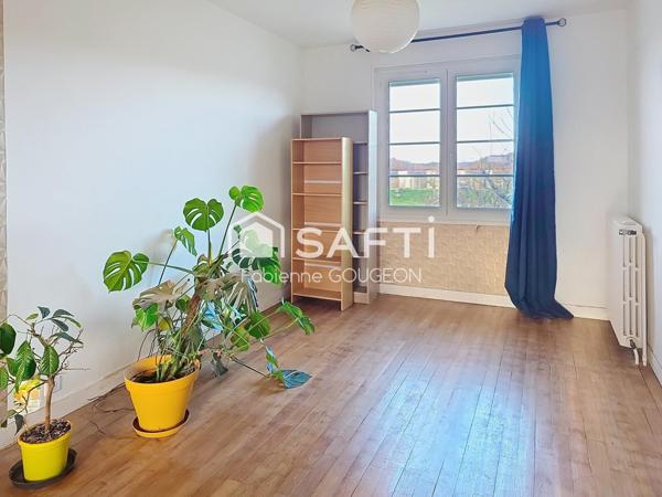 Maison sur sous sol de 108 m² env sur 6981 m² de terrain clos et dépendances